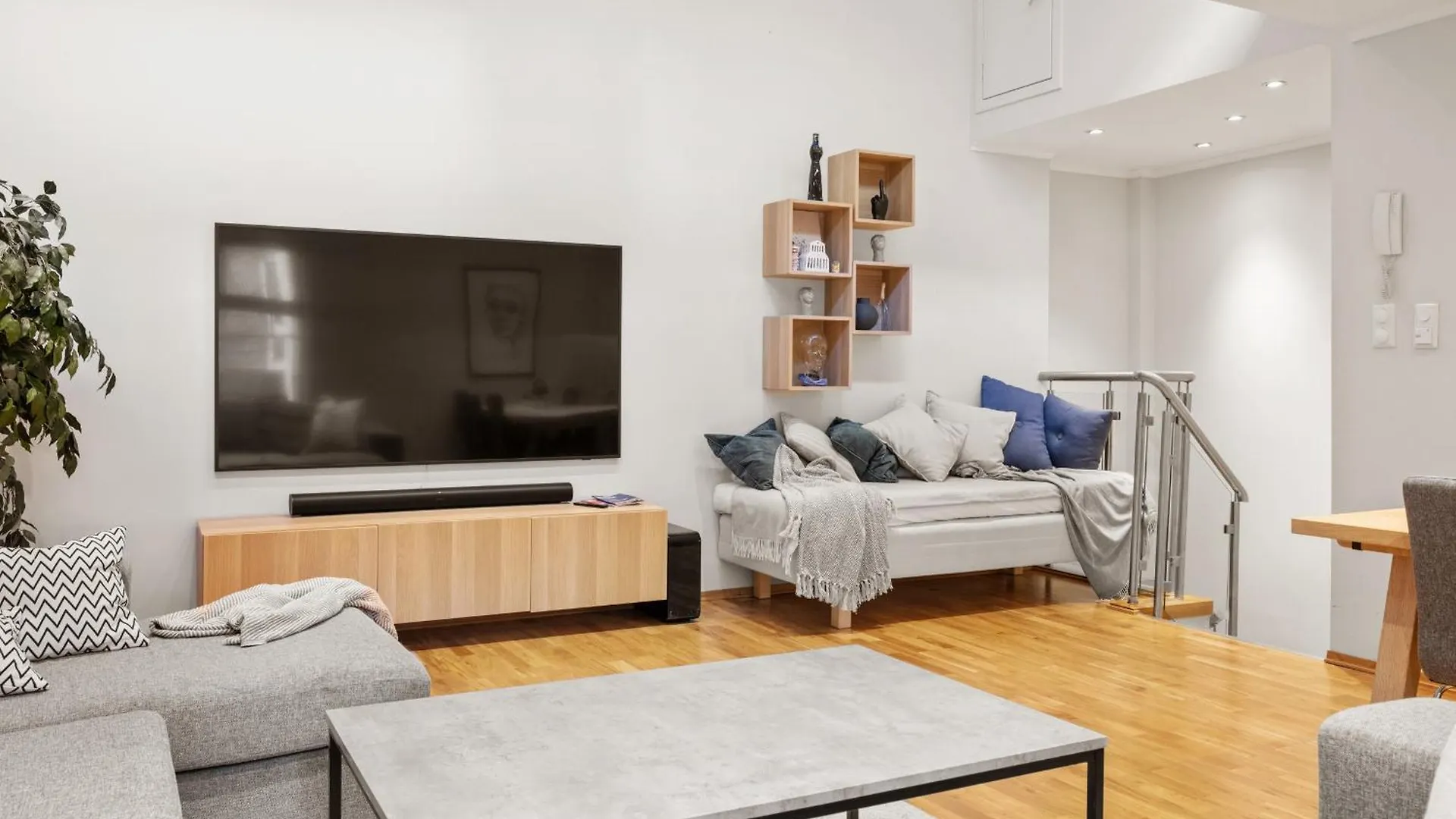 12-Guest Apartment - Self Check-In - Large Smart Tv - Central Bergen