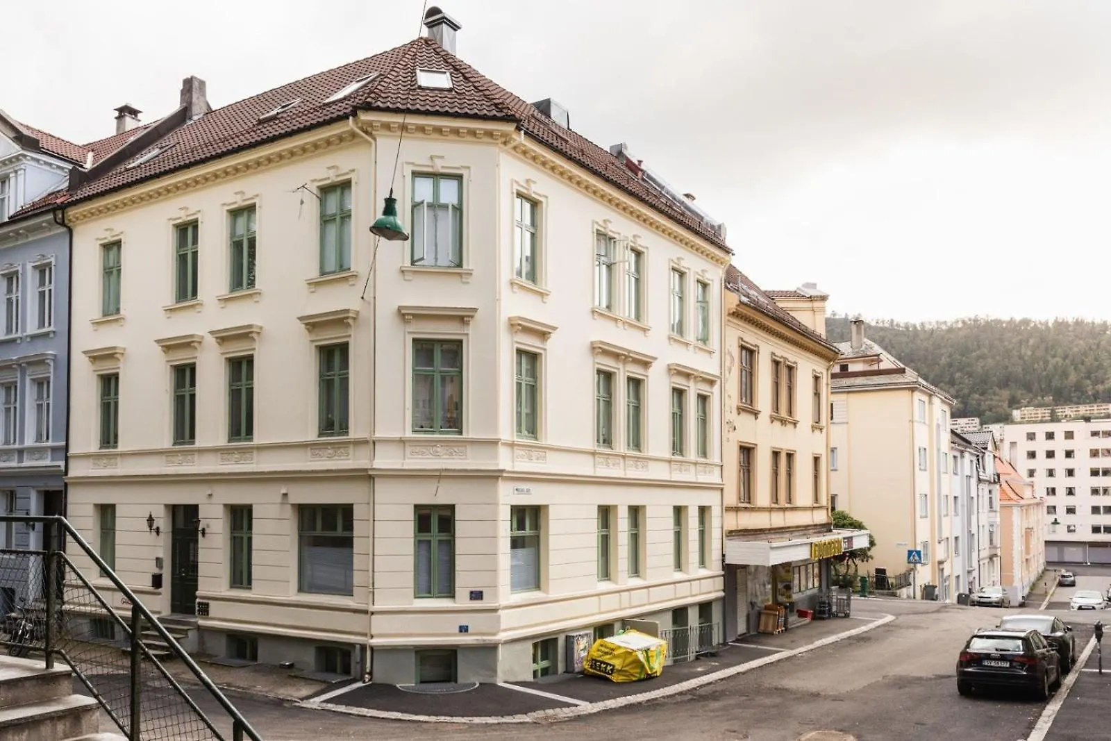12-Guest Apartment - Self Check-In - Large Smart Tv - Central Bergen