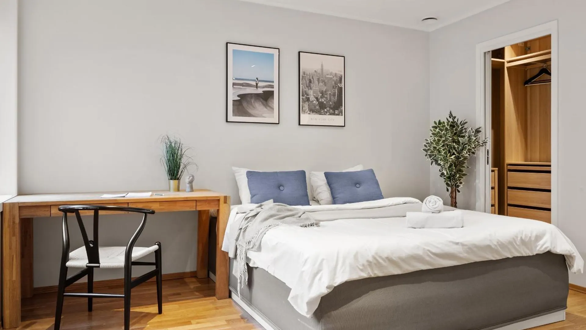 12-Guest Apartment - Self Check-In - Large Smart Tv - Central Bergen