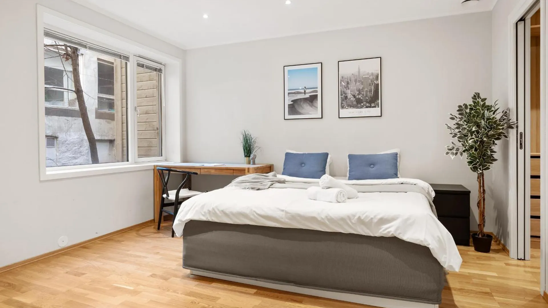 12-Guest Apartment - Self Check-In - Large Smart Tv - Central Bergen